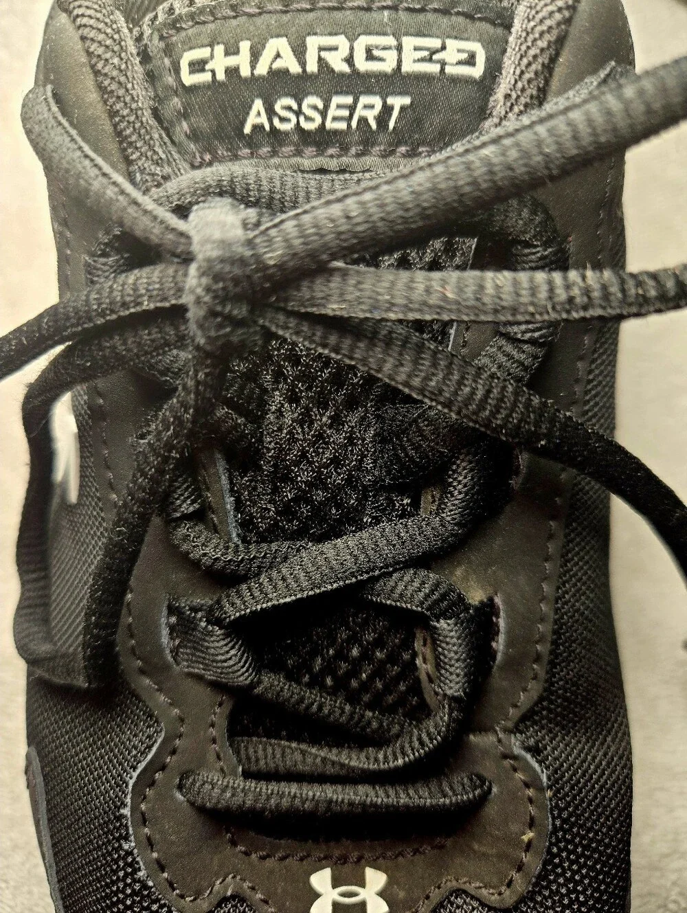 Under Armour Charged Assert Men’s Size 10 4E Extra Wide Black Running Shoes